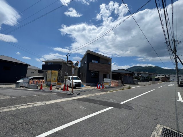 SUN COURTーサンコート－小倉南区上吉田1丁目【小倉南区　新築戸建て】の前面道路含む現地写真|現地撮影　2025,7,15　SUN COURTーサンコート－小倉南区上吉田1丁目【小倉南区　新築戸建て】