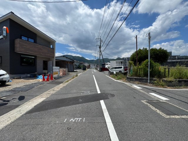 SUN COURTーサンコート－小倉南区上吉田1丁目【小倉南区　新築戸建て】の前面道路含む現地写真|現地撮影　2025,7,15　SUN COURTーサンコート－小倉南区上吉田1丁目【小倉南区　新築戸建て】