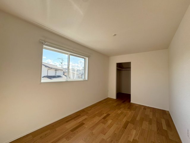 SUN COURTーサンコート－小倉南区上吉田1丁目【小倉南区　新築戸建て】の洋室|2階広々7,5帖洋室にもWIC完備♪　【小倉南区　新築戸建て】