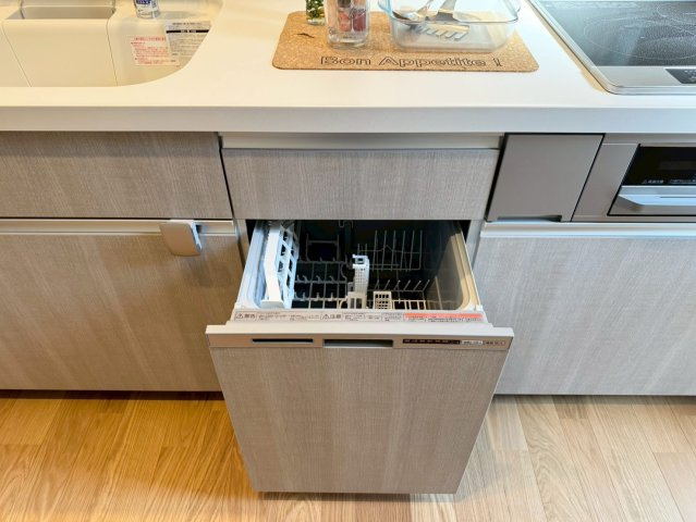 SUN COURTーサンコート－小倉南区上吉田1丁目【小倉南区　新築戸建て】のキッチン|食器洗乾燥機付で忙しいママをサポート　【小倉南区　新築戸建て】