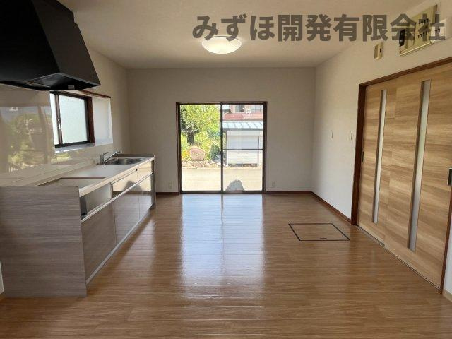 米沢市窪田町窪田117-18の居間・リビング|☆リフォーム済☆　おしゃれなリビングです