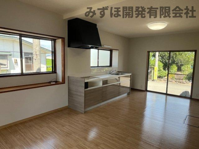 米沢市窪田町窪田117-18の居間・リビング|☆リフォーム済☆　ゆったりとしたリビングです