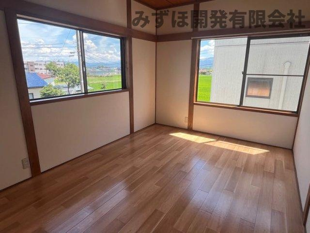 米沢市窪田町窪田117-18の洋室|☆リフォーム済☆　落ち着いた色調の洋室です