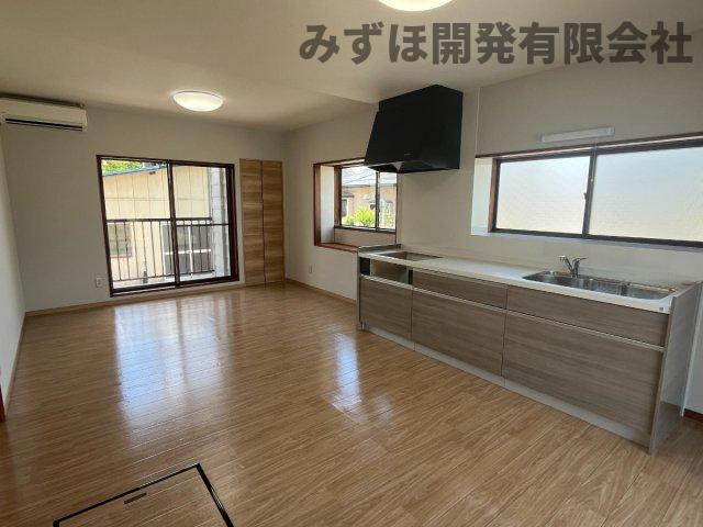 米沢市窪田町窪田117-18の居間・リビング|☆リフォーム済☆　広いリビング