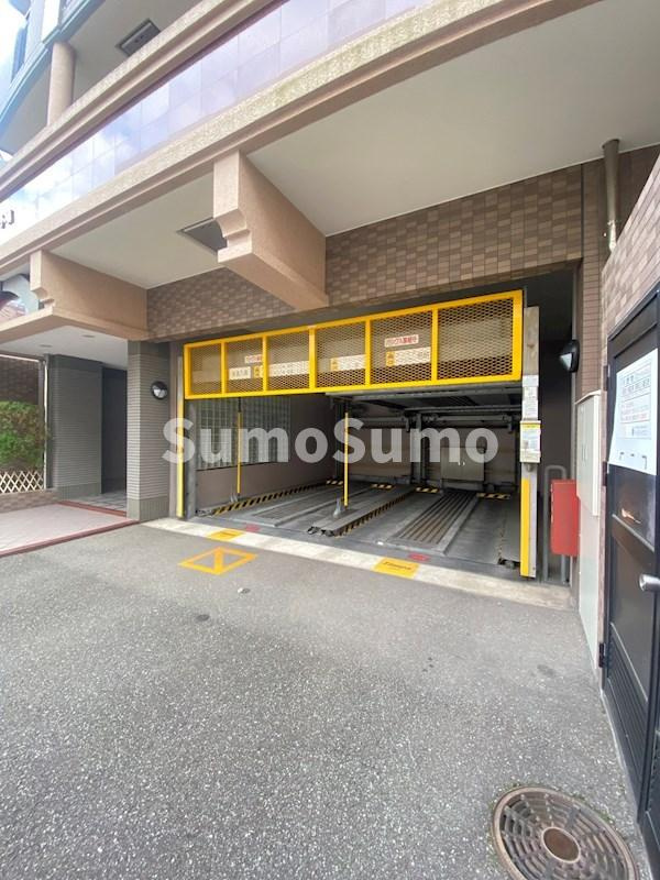 ヴァンクレール小嶋の駐車場