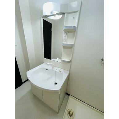 デュアラス・フレアの独立洗面台