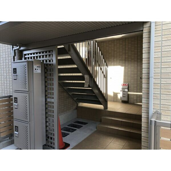 サニーフラットのロビー