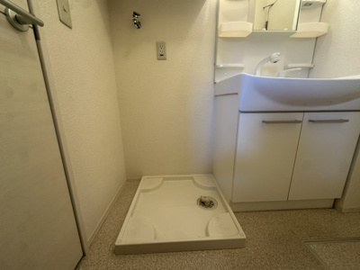 【浴室】 | コンフォール・ヴィラC棟 | 便利な浴室乾燥機・追焚付きのお風呂です◎