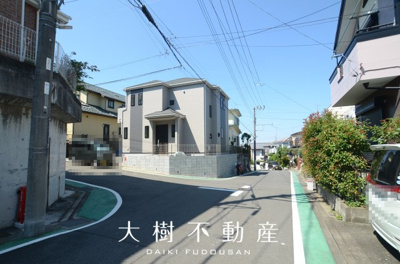 【前面道路含む現地写真】 | 海老名市国分寺台３丁目　新築戸建て　全１棟【仲介手数料無料】 | ※令和7年7月下旬に撮影