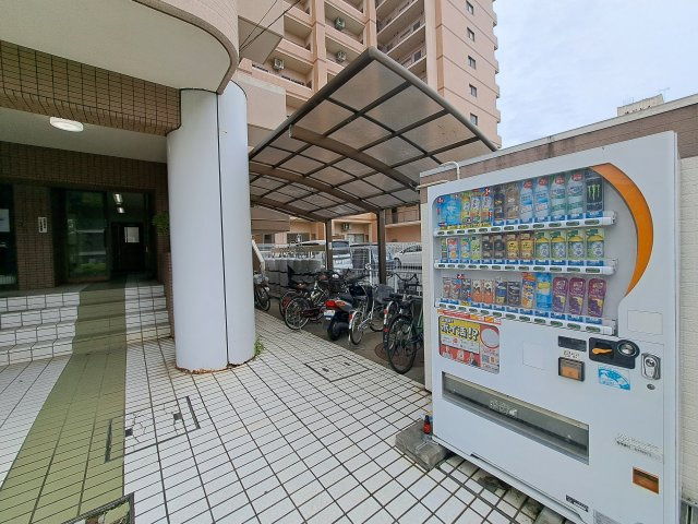 オスカーマンションのエントランス