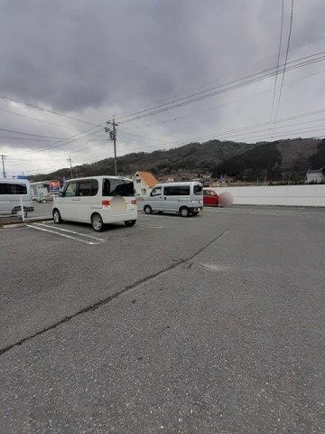 フリーデＡ棟の駐車場