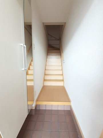 フリーデＡ棟の玄関