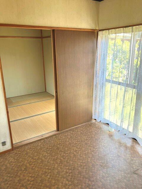 中古戸建　豊川市本野町北貝津５７番地の居間・リビング|建物①