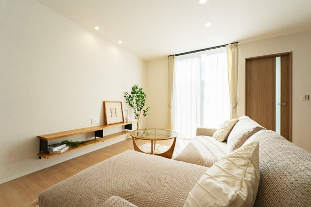 仲介手数料不要タカスギ四方寄町【川上小・北部中】の居間・リビング