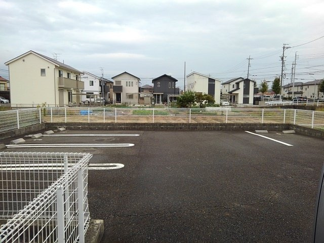 スプリング・フィ－ルドの駐車場