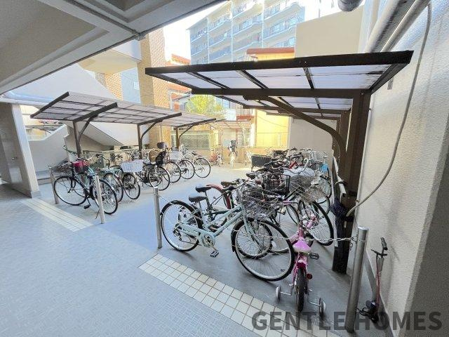 朝日プラザ大橋南の駐輪場