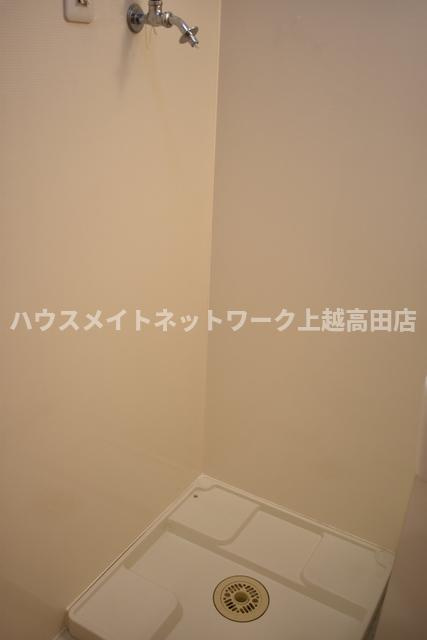 ロイヤルガーデン南城　Ａ棟のその他|洗濯機置場