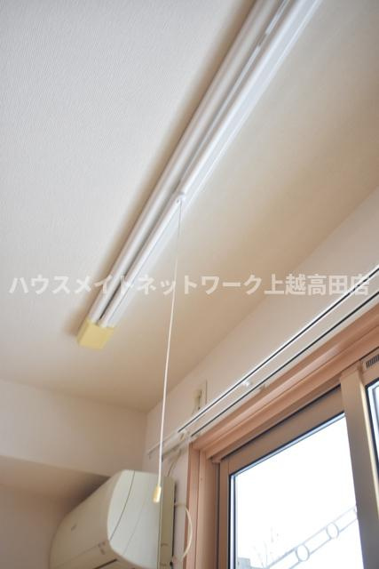 ロイヤルガーデン南城　Ａ棟の展望|室内物干し