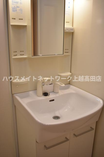 ロイヤルガーデン南城　Ａ棟の独立洗面台|洗髪洗面化粧台