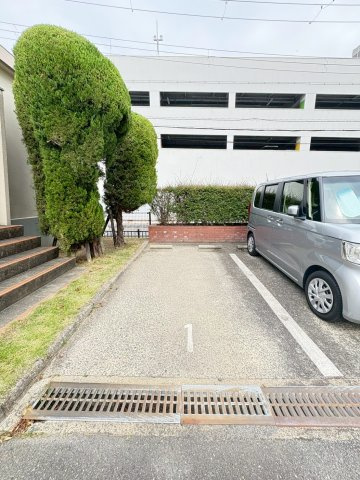 上穂積住宅１棟の駐車場