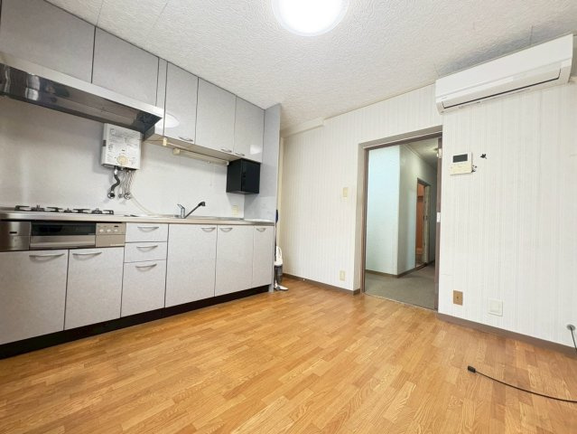 上穂積住宅１棟の居間・リビング