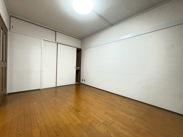 上穂積住宅１棟の寝室