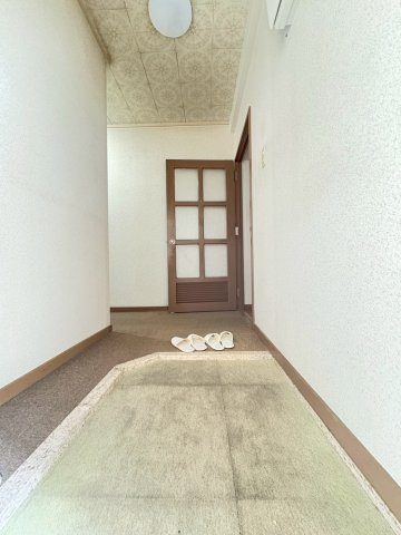 上穂積住宅１棟の玄関