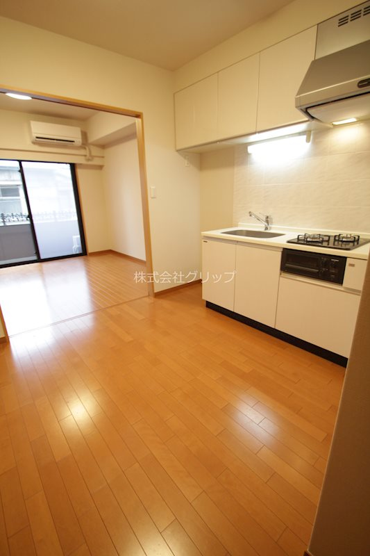 グリフォーネ横浜・伊勢町の洋室