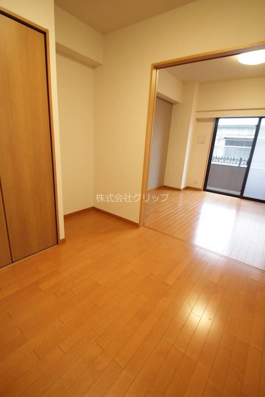 グリフォーネ横浜・伊勢町の洋室