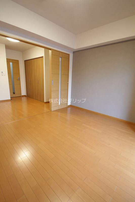 グリフォーネ横浜・伊勢町の洋室