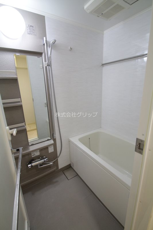 グリフォーネ横浜・伊勢町の浴室