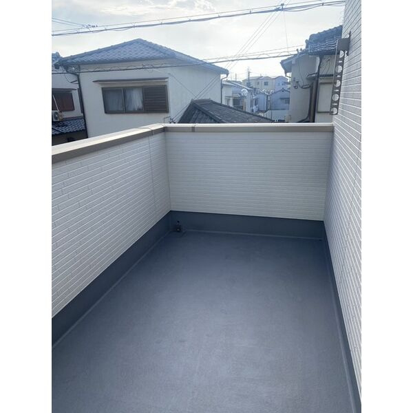 リナージュ岸和田市額原町のバルコニー|暖かな日差しのふりそそぐバルコニー