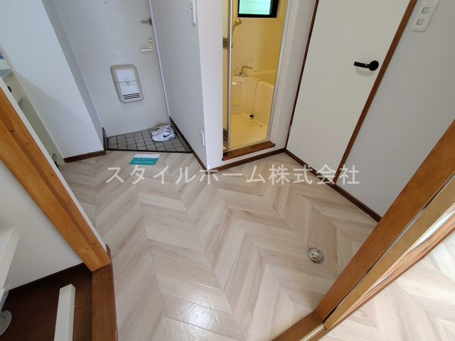 サントラスト　Aの玄関