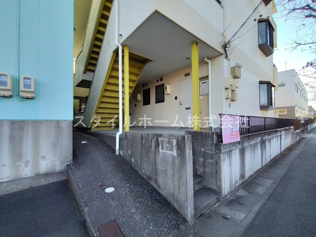 サントラスト　Aのエントランス