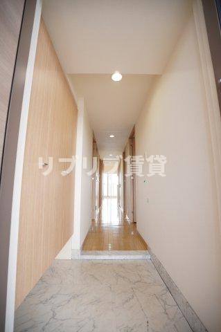 エコロジー千葉みなとレジデンスＡ棟の玄関