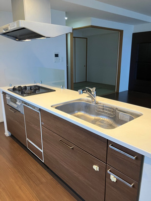 【キッチン】 | グランスイートブルー　ベイフロントタワー | お料理しやすいキッチンです