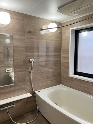 【浴室】 | グランスイートブルー　ベイフロントタワー | コンパクトで使いやすいお風呂です