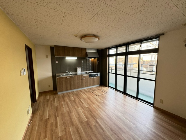 ドミール福島Aの居間・リビング