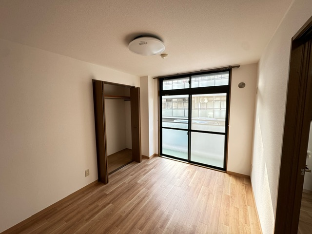 ドミール福島Aの洋室