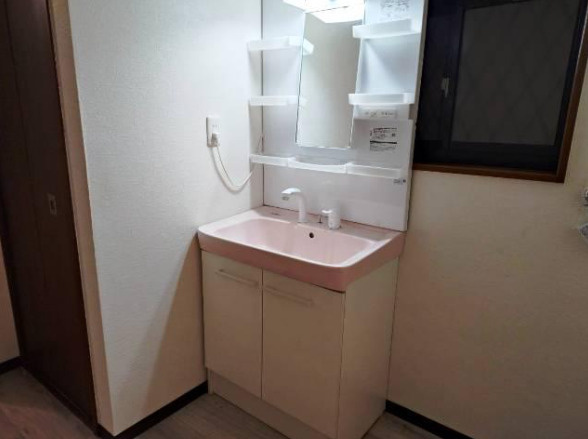 高野道1丁目　中古一戸建ての独立洗面台|シャワー付き洗面化粧台
■物件内覧・資金計画相談・住宅ローン相談、リフォーム相談、お問合せ受付中■
※当日・翌日のご内覧、ご相談はお電話でのお問合せがスムーズです！