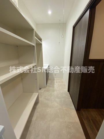 御厨南2丁目中古戸建の脱衣所|脱衣場広めです！物干しスペースもあるので洗濯が完結できます！