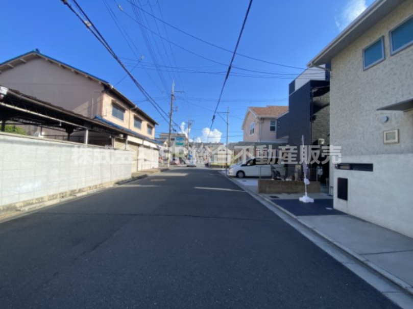 御厨南2丁目中古戸建の前面道路含む現地写真|前面道路含む現地写真です