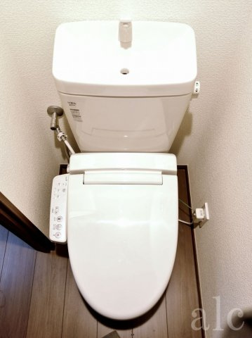 アーバンプレイス新井薬師前のトイレ|※別部屋参考写真