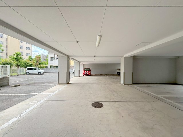 パレス東洋8号館の駐車場