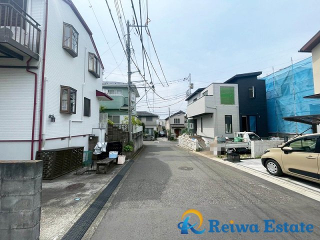 中古戸建　藤沢市大庭の前面道路含む現地写真