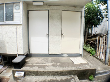 関アパート２のロビー