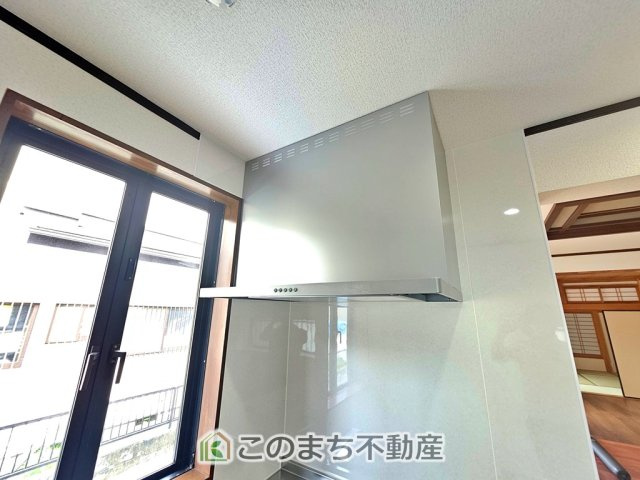 下野市緑2丁目　中古戸建のキッチン|お料理の匂いもスッキリ♪シンプルデザインで掃除も簡単‼