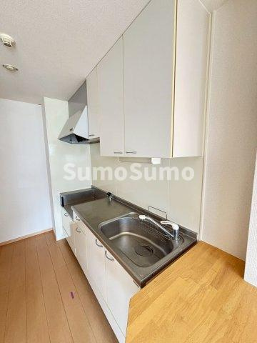 シロス船上　Ｂ棟のキッチン|きれいなキッチンです