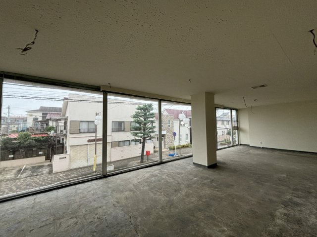 薗部ビルの内装