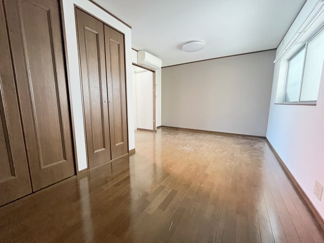 武田ビルの居間・リビング